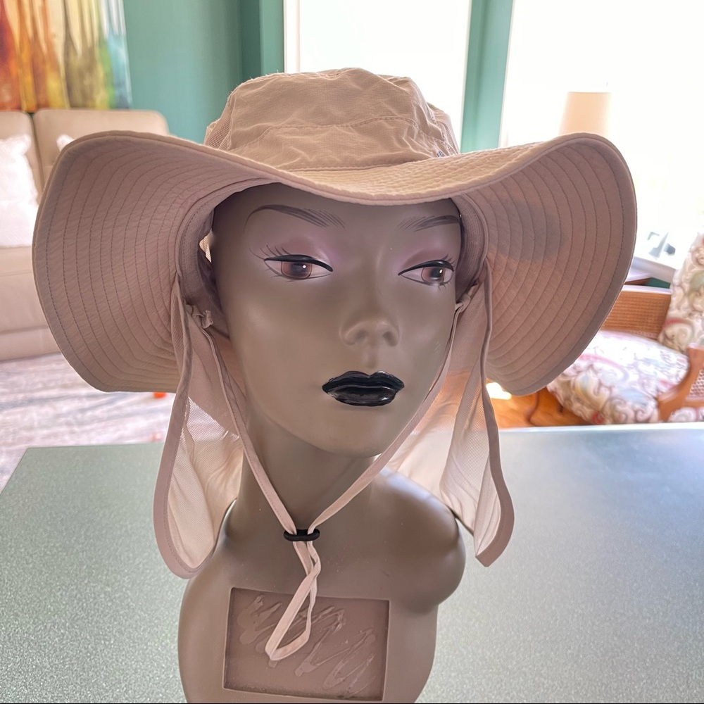 Columbia insect blocker hat